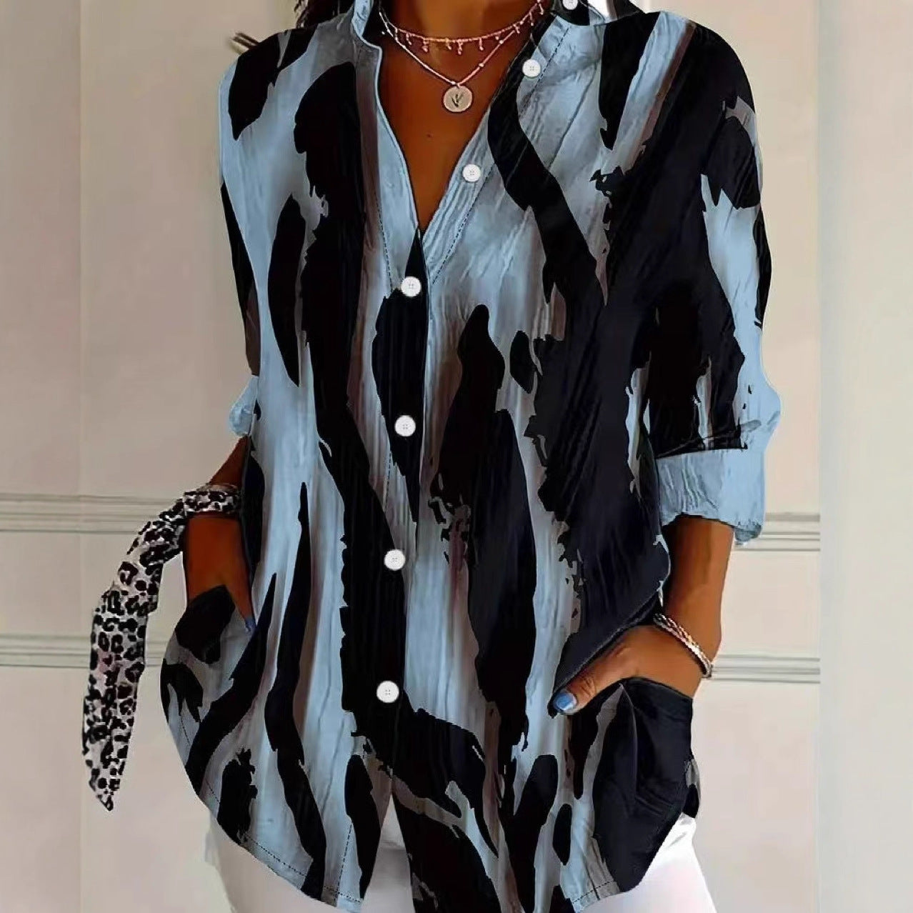 Fashionable And Elegant Printed V-Neck Top For Women