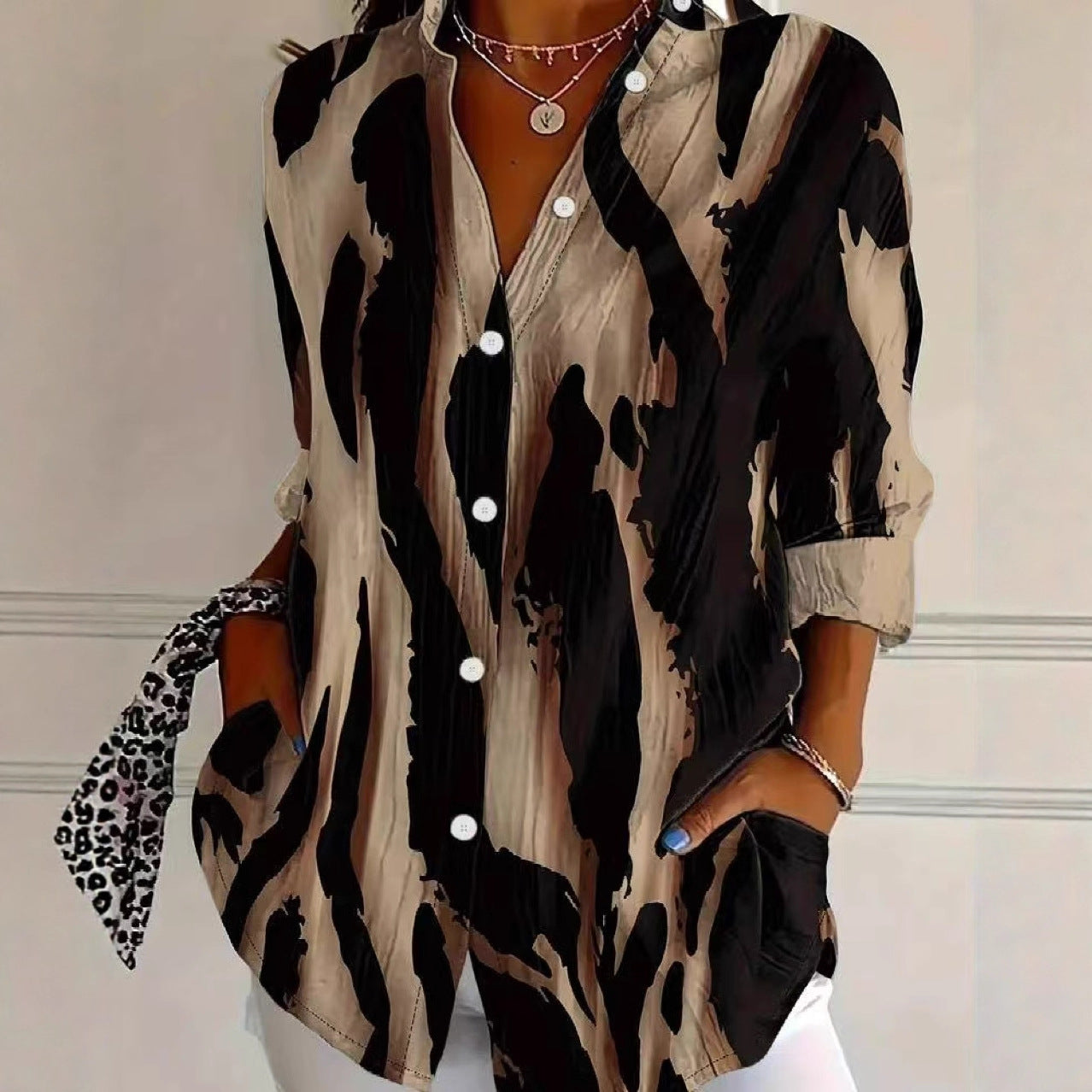 Fashionable And Elegant Printed V-Neck Top For Women